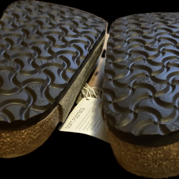 NWT ﻿Birkenstock Boston Suede Clogs Taupe - Picture 2 of 5